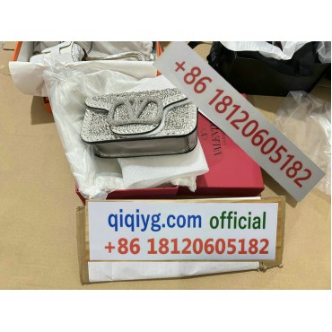 Qiqiyg.com Wholesale Fashion Bags Shoes Clothes at Top Prices Official WhatsApp +8618120605182 S003