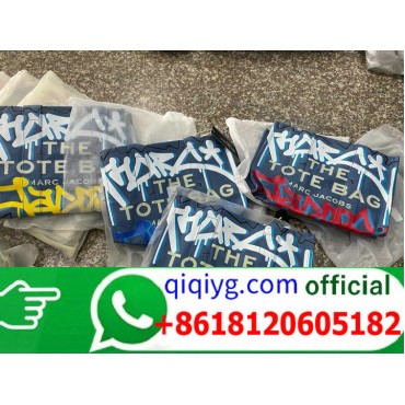 qiqiyg.com Whatsapp +8618120605182 Trusted Fashion Source Wholesale Clothes Bags Shoes Top Quality Best Price Q032