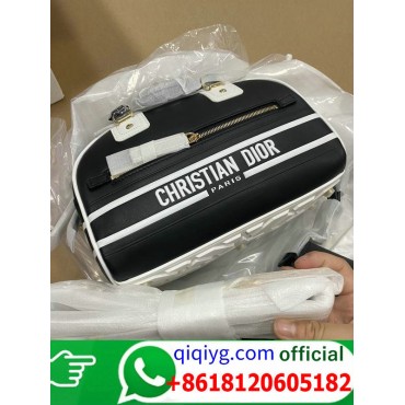 qiqiyg.com Whatsapp +8618120605182 Trusted Fashion Source Wholesale Clothes Bags Shoes Top Quality Best Price Q038