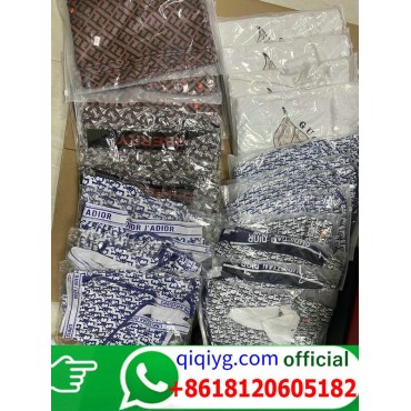 qiqiyg.com Whatsapp +8618120605182 Trusted Fashion Source Wholesale Clothes Bags Shoes Top Quality Best Price Q046