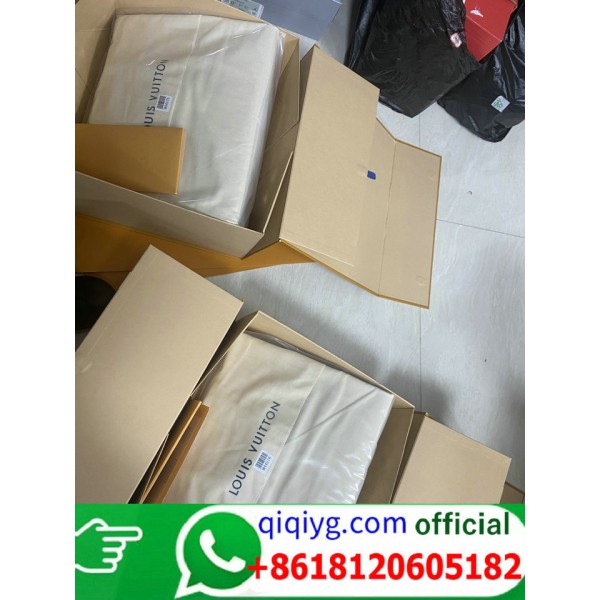 qiqiyg.com Whatsapp +8618120605182 Trusted Fashion Source Wholesale Clothes Bags Shoes Top Quality Best Price Q072 qiqiyg.com Whatsapp +8618120605182 Trusted Fashion Source Wholesale Clothes Bags Shoes Top Quality Best Price Q072