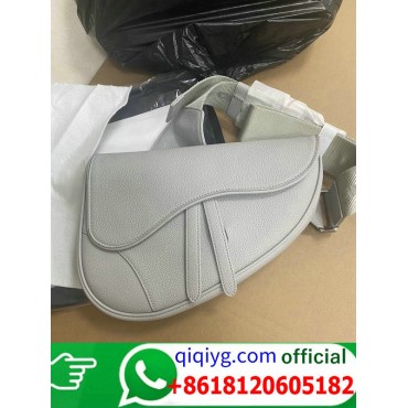 qiqiyg.com Whatsapp +8618120605182 Trusted Fashion Source Wholesale Clothes Bags Shoes Top Quality Best Price Q082