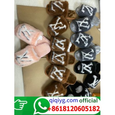 qiqiyg.com Whatsapp +8618120605182 Trusted Fashion Source Wholesale Clothes Bags Shoes Top Quality Best Price Q088