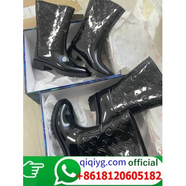 qiqiyg.com Whatsapp +8618120605182 Trusted Fashion Source Wholesale Clothes Bags Shoes Top Quality Best Price Q090