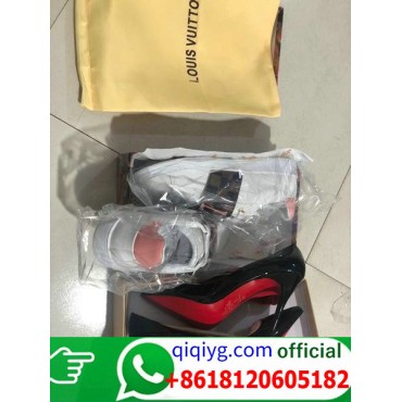 qiqiyg.com Whatsapp +8618120605182 Trusted Fashion Source Wholesale Clothes Bags Shoes Top Quality Best Price Q124