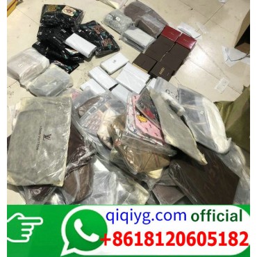 qiqiyg.com Whatsapp +8618120605182 Trusted Fashion Source Wholesale Clothes Bags Shoes Top Quality Best Price Q138