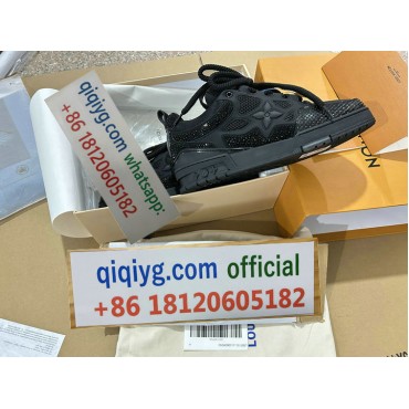 qiqiyg.com supplier Whatsapp +8618120605182 Official Top Fashion Brand Handbags Clothes Shoes Wholesale 2026 N047