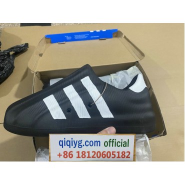 qiqiyg.com whatsapp +8618120605182 Elite Styles Unleashed Handbags Footwear Eyewear Collections Bulk Discounts A020