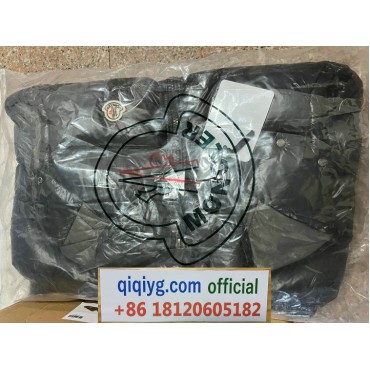 qiqiyg.com whatsapp +8618120605182 Elite Styles Unleashed Handbags Footwear Eyewear Collections Bulk Discounts A034