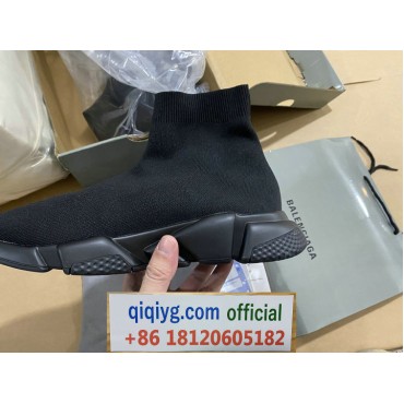 qiqiyg.com whatsapp +8618120605182 Elite Styles Unleashed Handbags Footwear Eyewear Collections Bulk Discounts A036