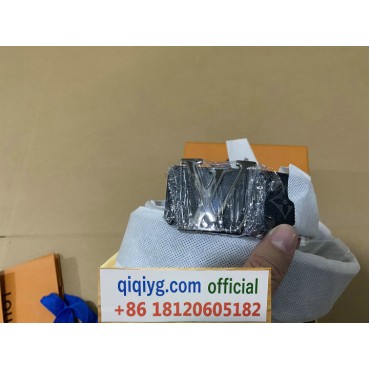 qiqiyg.com whatsapp +8618120605182 Elite Styles Unleashed Handbags Footwear Eyewear Collections Bulk Discounts A044