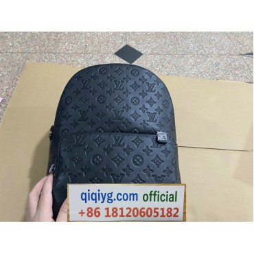 qiqiyg.com whatsapp +8618120605182 Elite Styles Unleashed Handbags Footwear Eyewear Collections Bulk Discounts A060